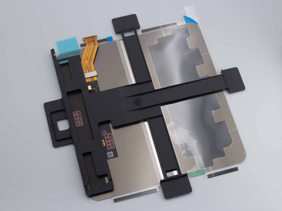 Дисплей Google Pixel 10 pro fold